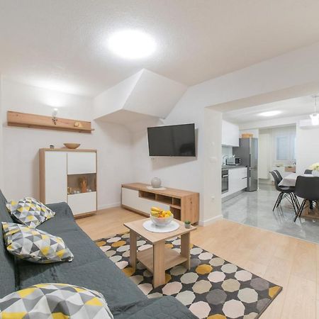 Apartmani Mara Kaštela Exteriér fotografie